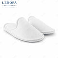 Zapatillas de rizo blancas cerradas para hotel y spa
