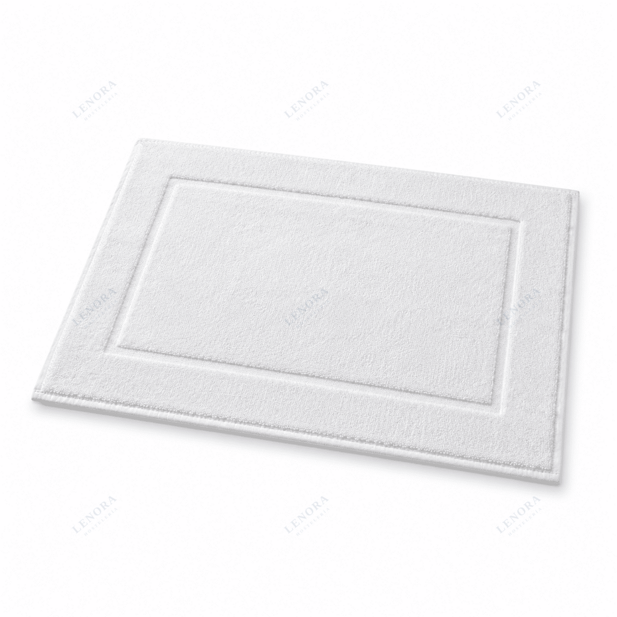Alfombrín de baño blanco con relieve de rayas visto de frente