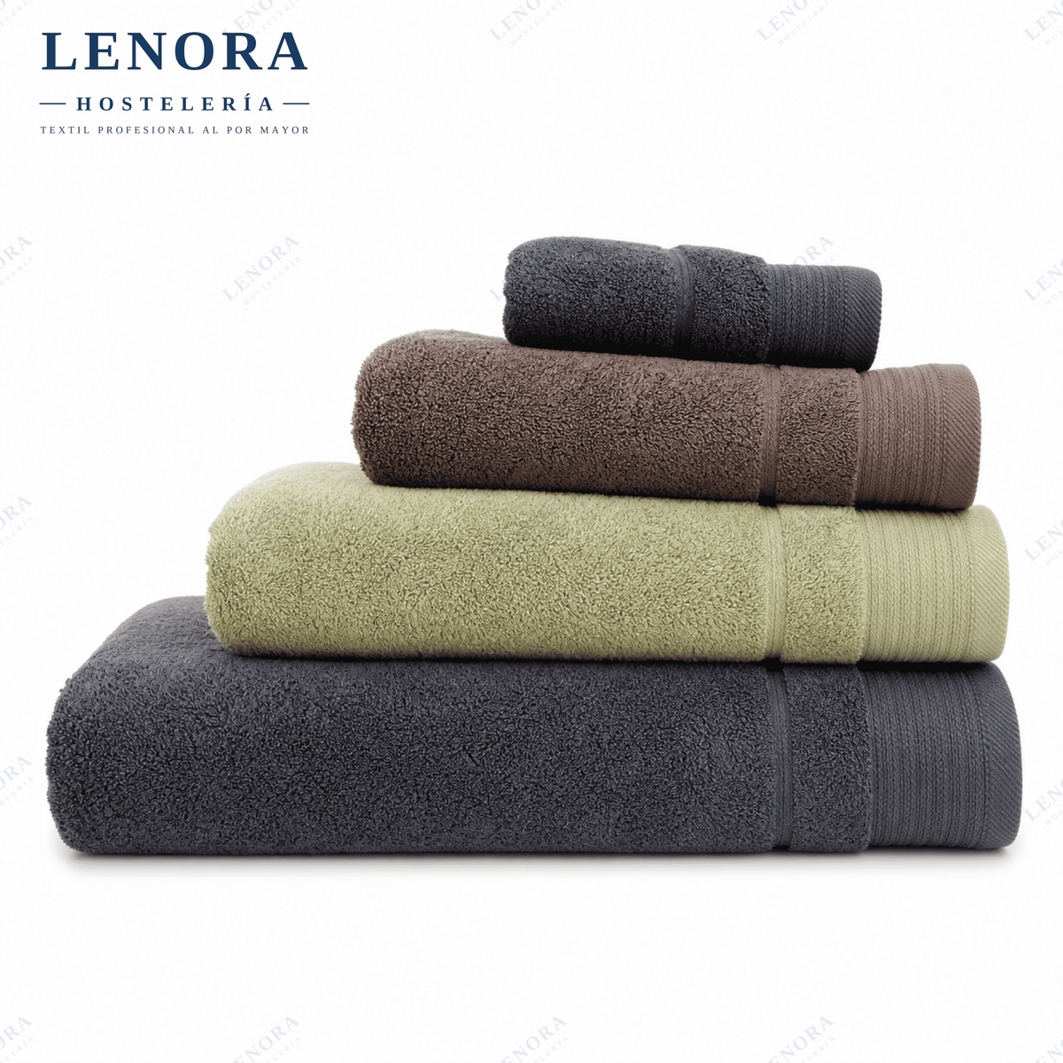 Toallas de color 600 g/m² apiladas en marrón, verde y antracita